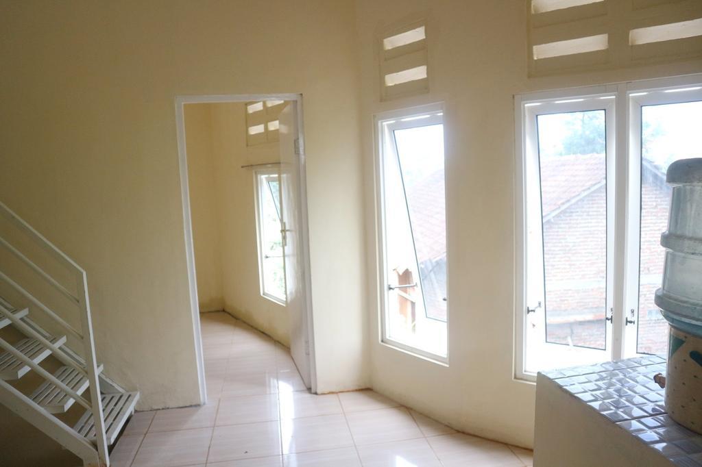 West Surabaya Homey Exteriör bild