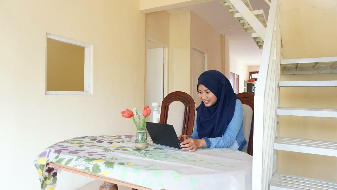 West Surabaya Homey Exteriör bild